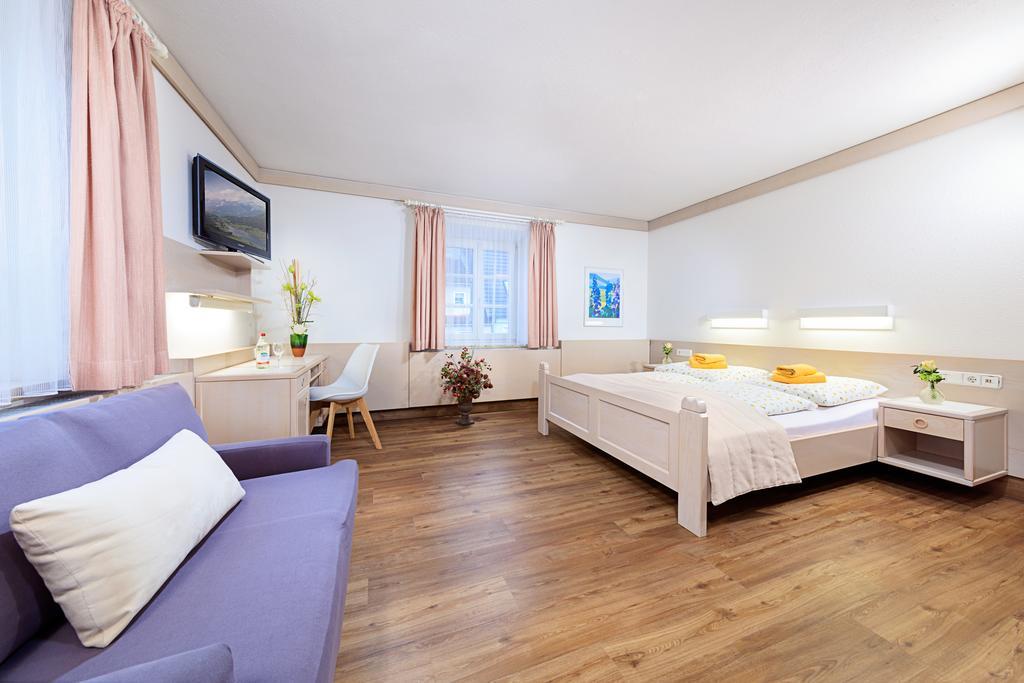 Hotel Garni Zur Laute Mindelheim Extérieur photo